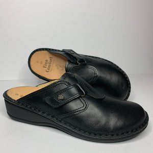 FINN COMFORT Women's Orb Black Leather Clog With Instep Strap